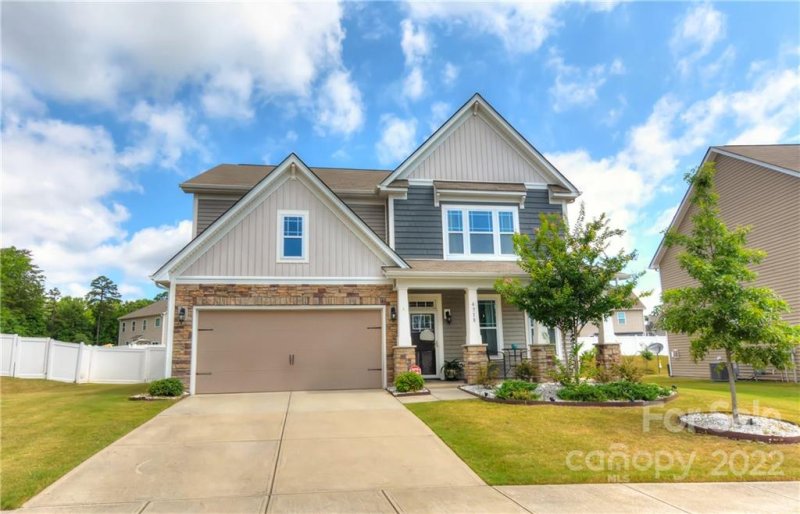 4718 Brightfalls Way