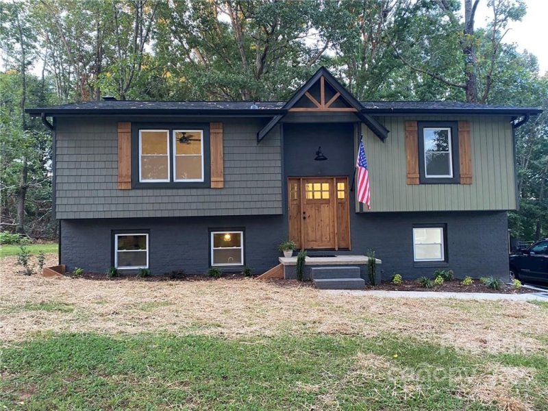 Property image 2 at 4634 Kings Court, Hickory, NC 28602