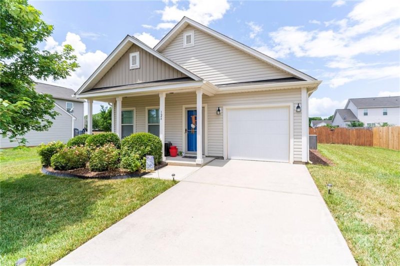 Property image 2 at 124 Altondale Drive, Statesville, NC 28625