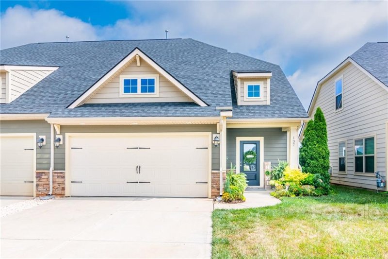 Property image 2 at 137 Martingale Avenue, Mooresville, NC 28115