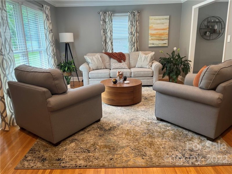 Property image 3 at 1048 Eaglewood Avenue, Charlotte, NC 28212