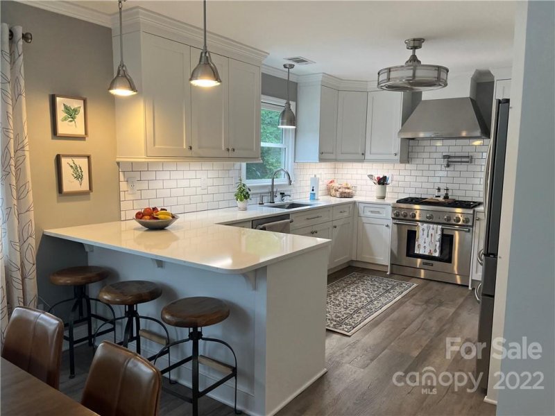 Property image 4 at 1048 Eaglewood Avenue, Charlotte, NC 28212