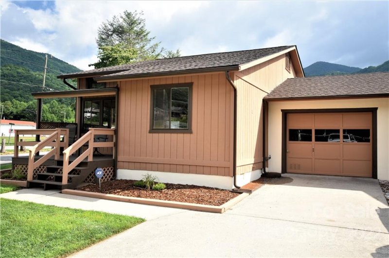 Property image 2 at 67 Market Street, Maggie Valley, NC 28751