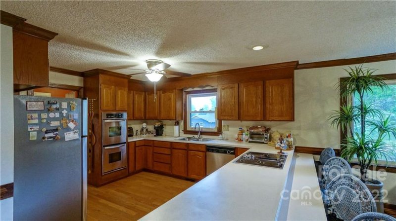 Property image 3 at 158 Crystal Circle, Mooresville, NC 28117