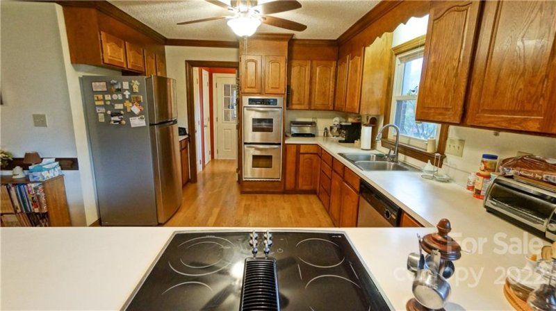 Property image 4 at 158 Crystal Circle, Mooresville, NC 28117