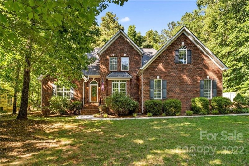 2682 Oakhurst Drive