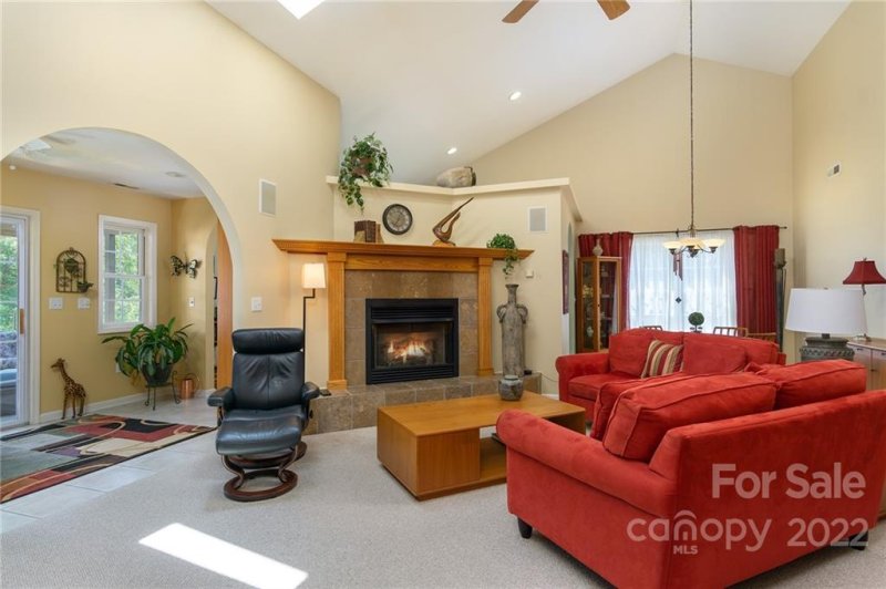 Property image 3 at 16 Stonebridge Drive, Asheville, NC 28805