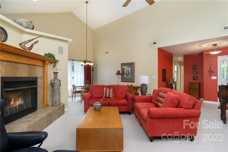 Property image 4 at 16 Stonebridge Drive, Asheville, NC 28805