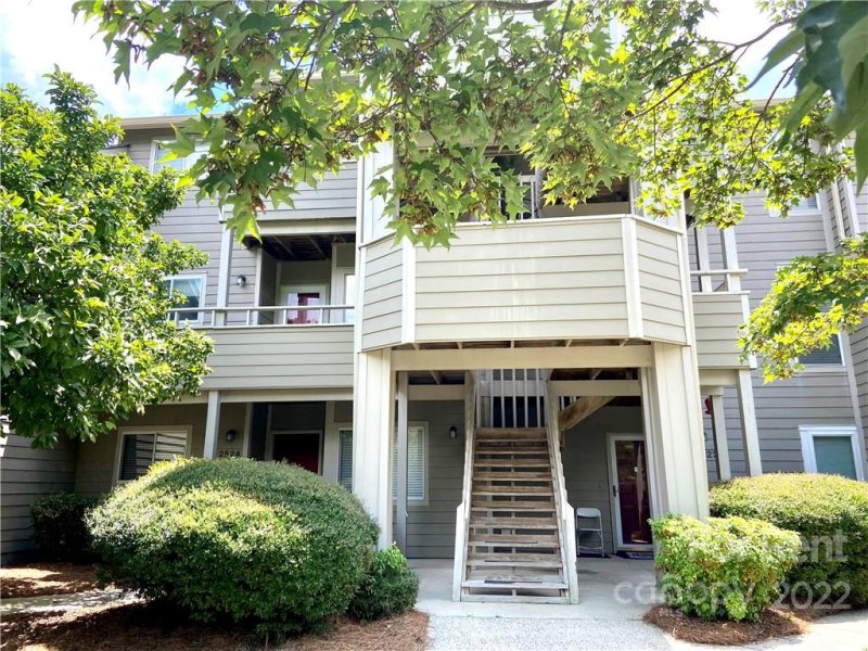 Property image 3 at 2524 Stradbrook Drive, Charlotte, NC 28210