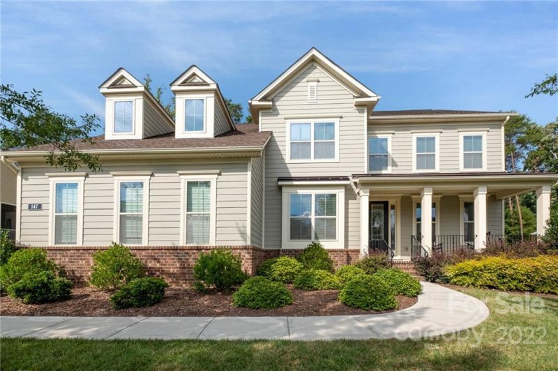 147 Monteray Oaks Circle