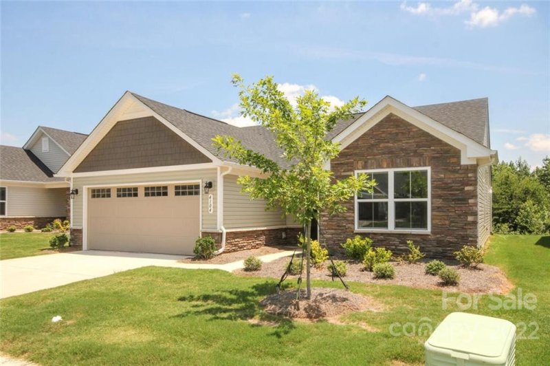 Property image 2 at 4104 Mackinnon Drive, Charlotte, NC 28214
