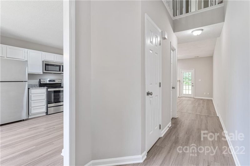 Property image 4 at 2823 Iron Gate Lane, Charlotte, NC 28212