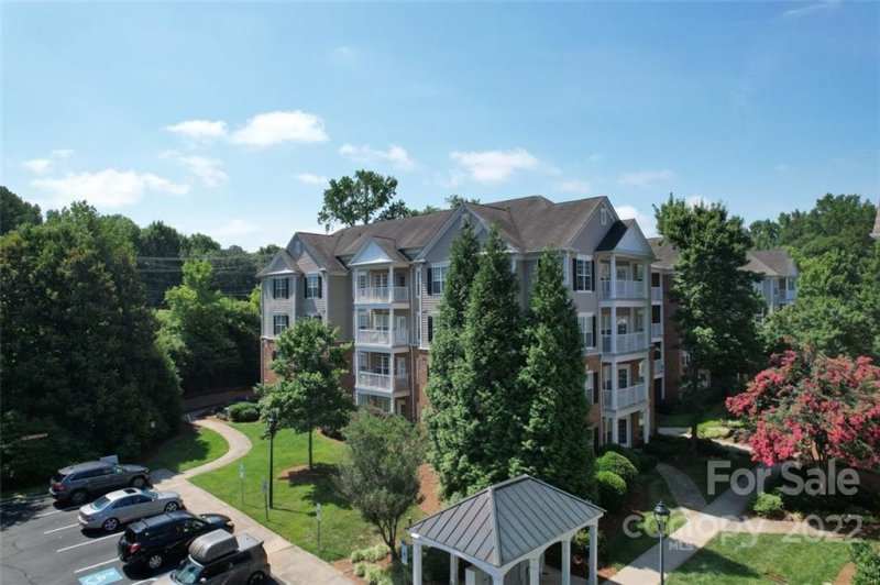 Property image 2 at 3218 Margellina Drive, Charlotte, NC 28210