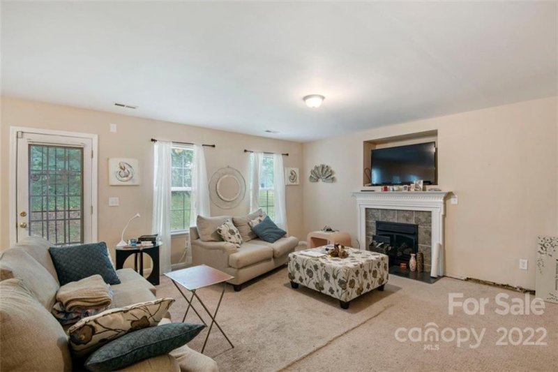 Property image 4 at 644 Stillgreen Lane, Charlotte, NC 28214