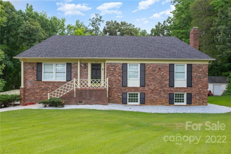 104 Cedarwood Circle