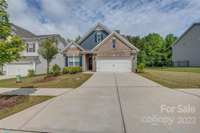 Property image 2 at 5533 Begonia Street, Gastonia, NC 28056