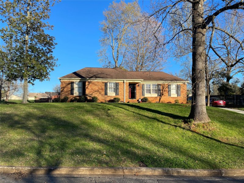 Property image 3 at 2122 Regent Court, Gastonia, NC 28054