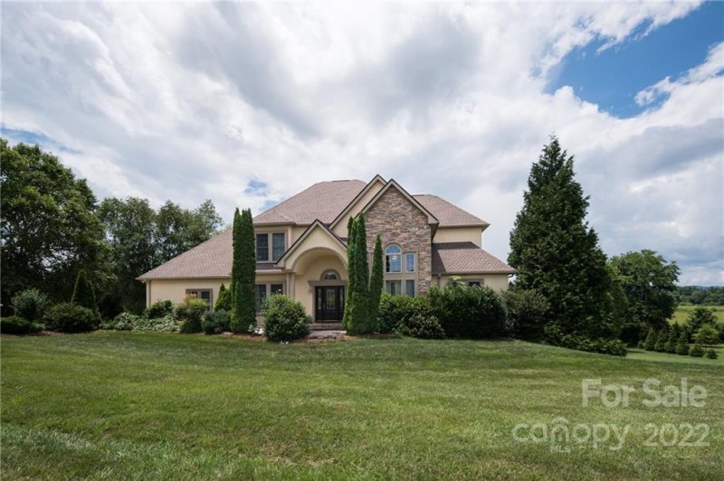 419 Ridgeview Hill Drive