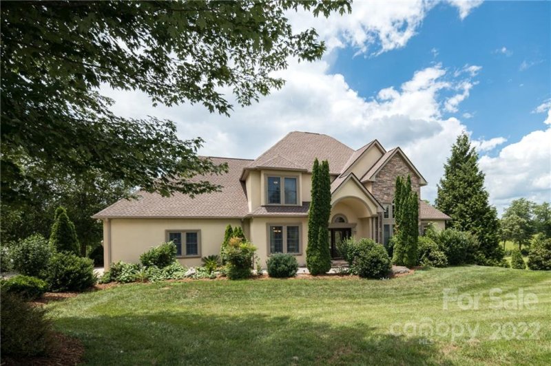 Property image 2 at 419 Ridgeview Hill Drive, Hendersonville, NC 28791