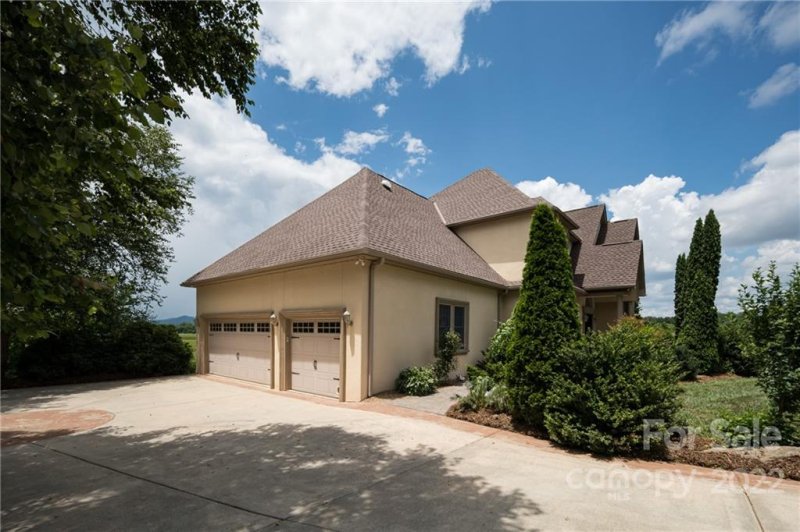 Property image 3 at 419 Ridgeview Hill Drive, Hendersonville, NC 28791