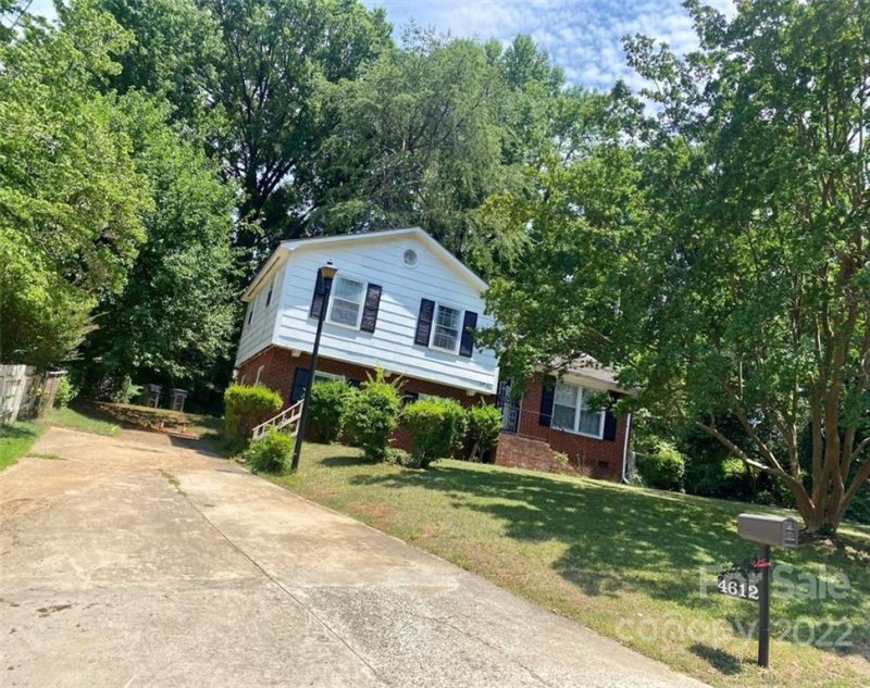Property image 2 at 4612 Pineleaf Drive, Charlotte, NC 28269