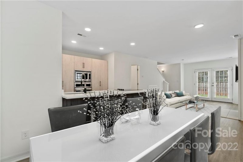 Property image 4 at 1525 Briar Creek Road, Charlotte, NC 28205