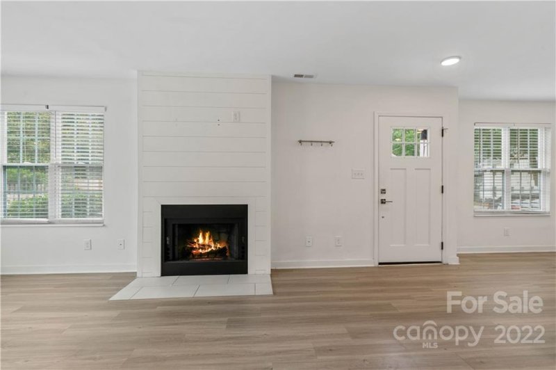 Property image 5 at 1525 Briar Creek Road, Charlotte, NC 28205