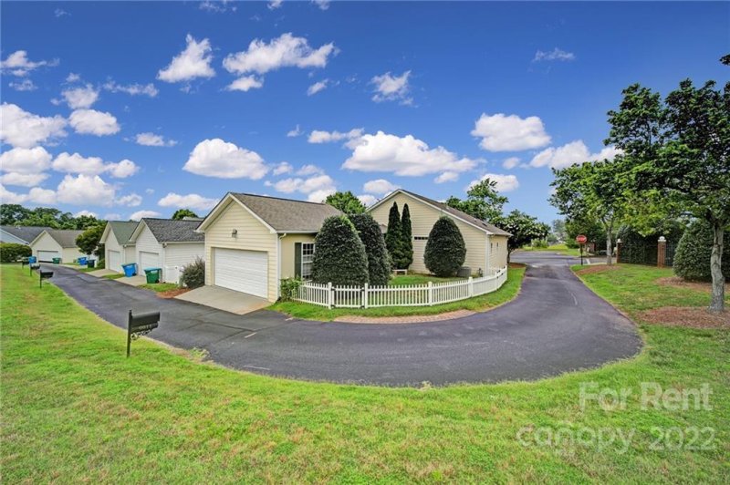 9911 Bishops Gate Boulevard