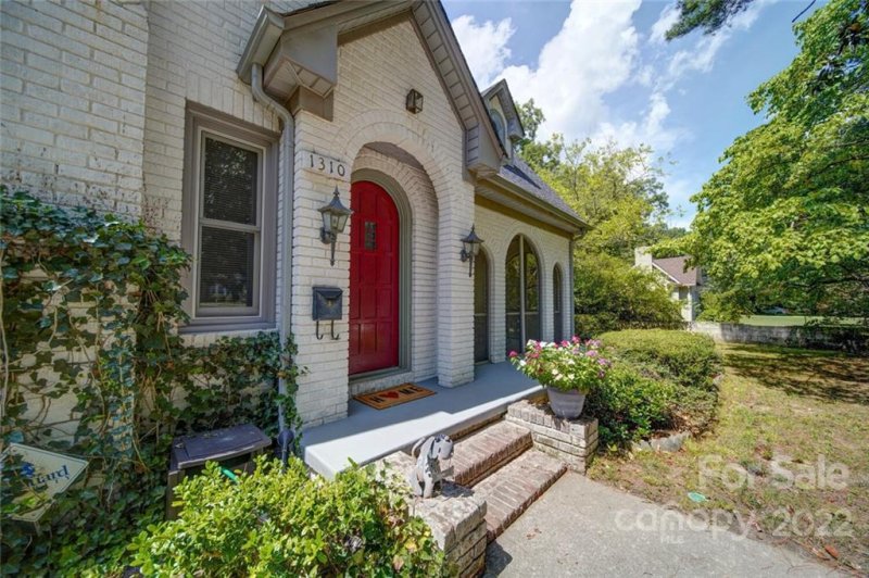 Property image 2 at 1310 Jackson Road, Gastonia, NC 28052