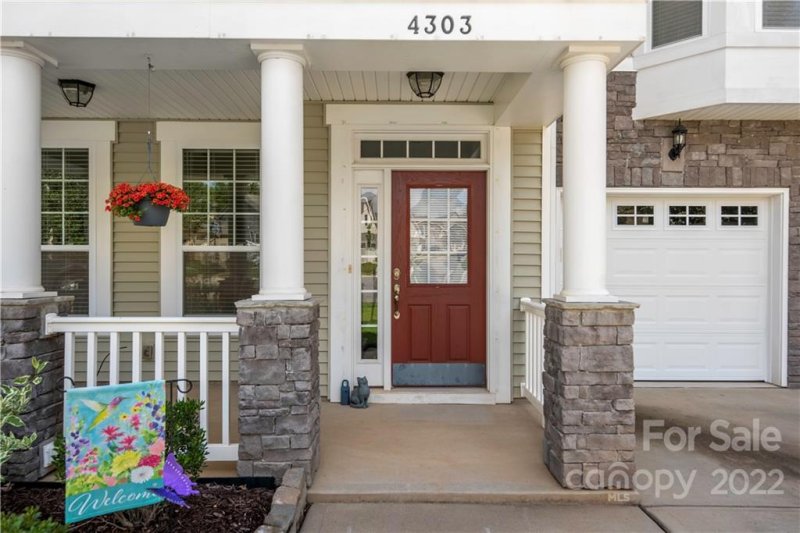 Property image 2 at 4303 Connestee Court, Charlotte, NC 28269