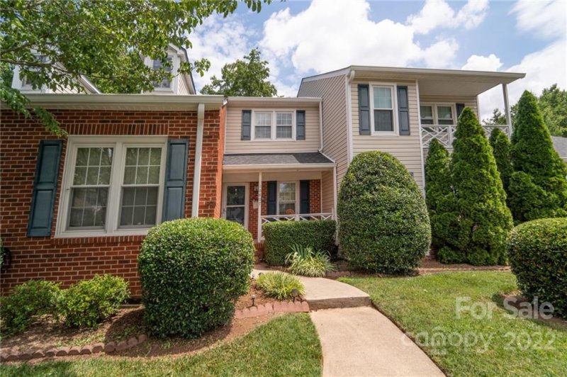 10807 Winterbourne Court