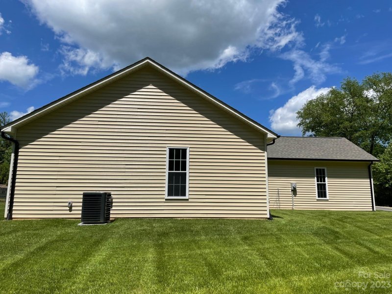 Property image 3 at 420 Eagles Landing, Morganton, NC 28655