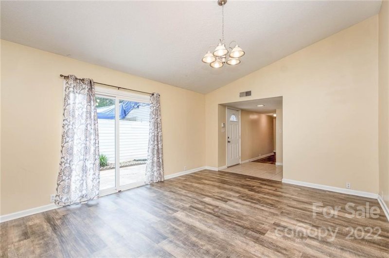 Property image 4 at 6931 Stonington Lane, Charlotte, NC 28227