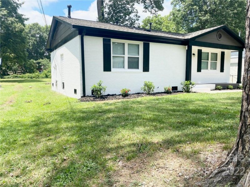 Property image 2 at 9633 Feldbank Drive, Charlotte, NC 28216