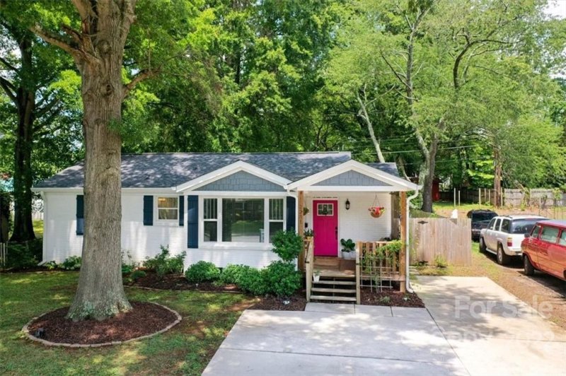 Property image 2 at 2231 Shamrock Drive, Charlotte, NC 28205