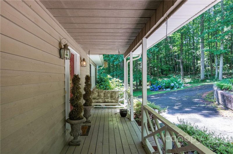 Property image 2 at 305 Winding Way Lane, Hendersonville, NC 28792