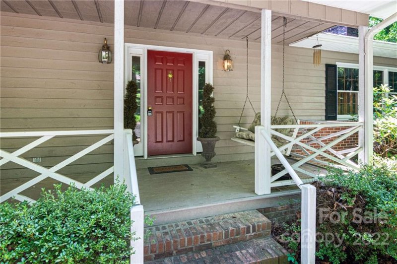 Property image 3 at 305 Winding Way Lane, Hendersonville, NC 28792