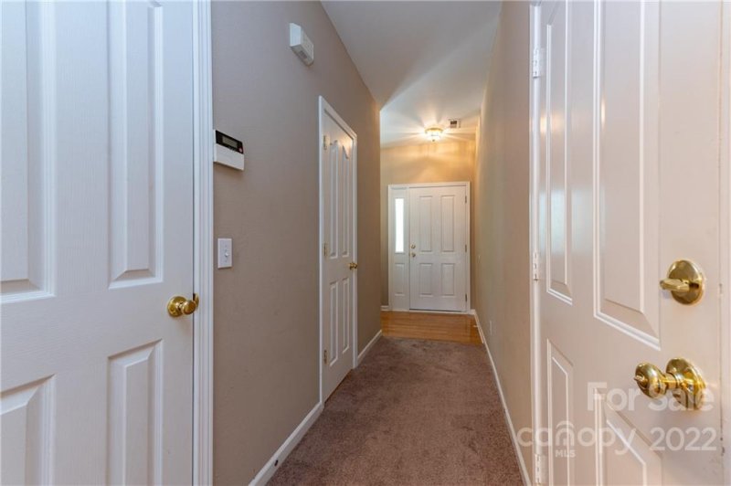 Property image 4 at 10913 Princeton Village Drive, Charlotte, NC 28277