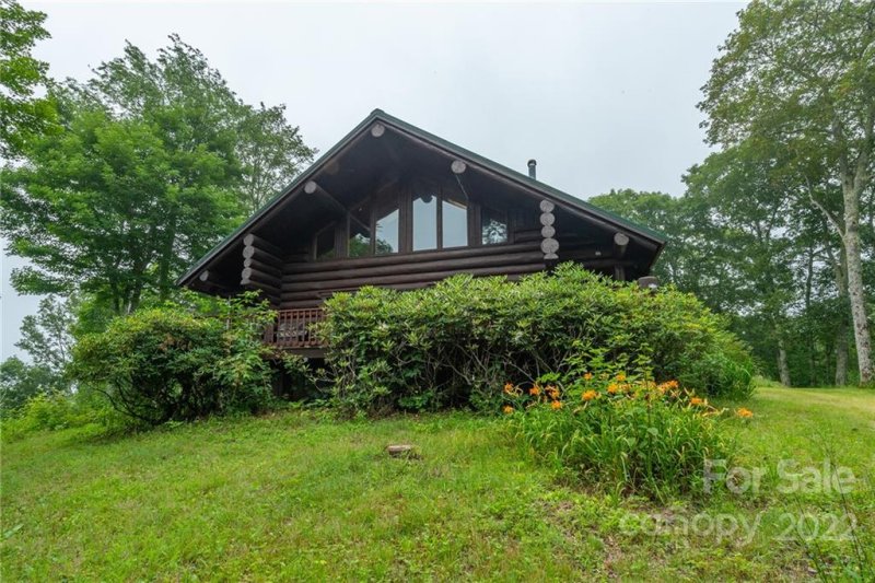 Property image 3 at 300 Licklog Mountain Trail, Burnsville, NC 28714