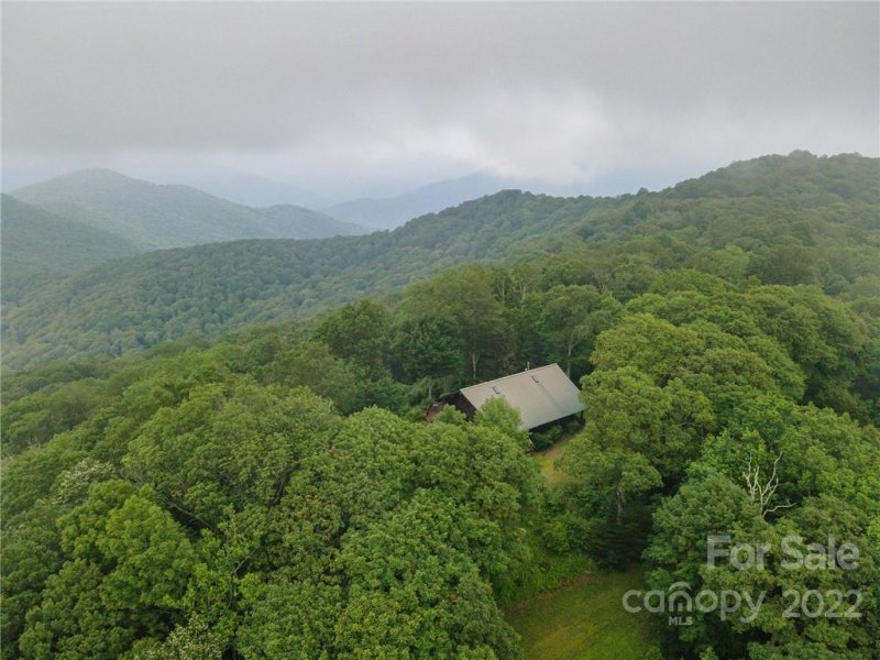Property image 4 at 300 Licklog Mountain Trail, Burnsville, NC 28714