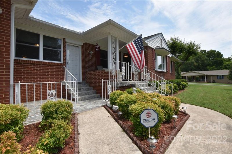 Property image 3 at 2429 Oakwood Circle, Rock Hill, SC 29732