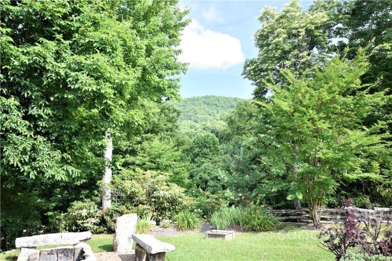 Property image 5 at 11 Gusty Knoll, Waynesville, NC 28785