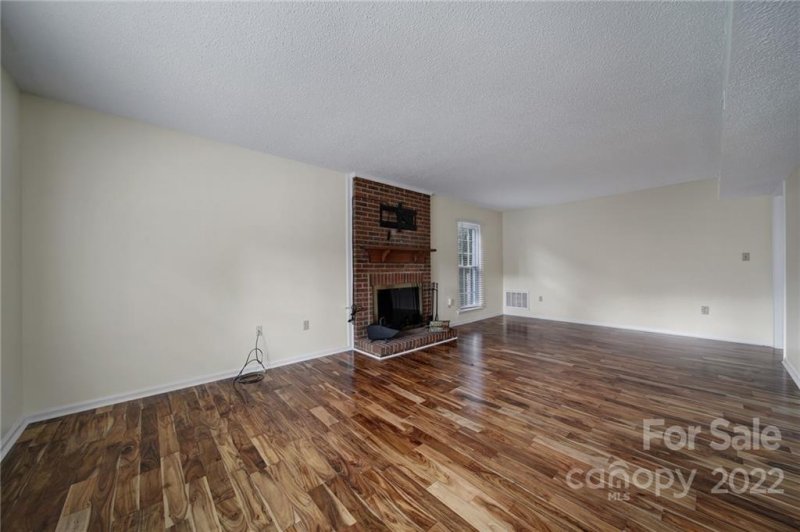 Property image 4 at 2100 Varden Court, Charlotte, NC 28208