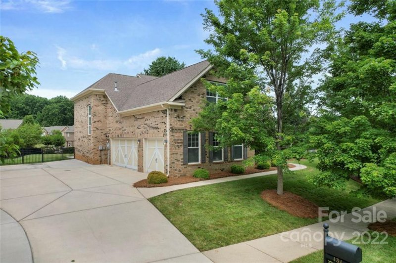 Property image 2 at 131 Snow Fountain Lane, Mooresville, NC 28115