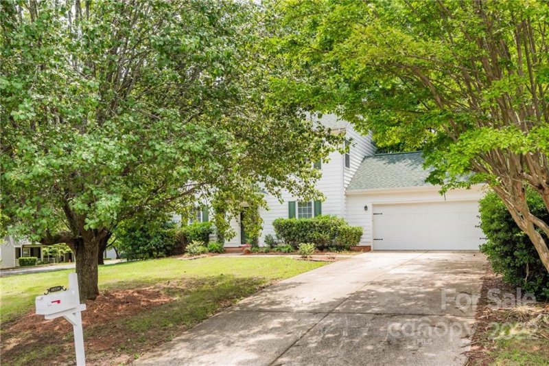 10334 Bon Meade Lane