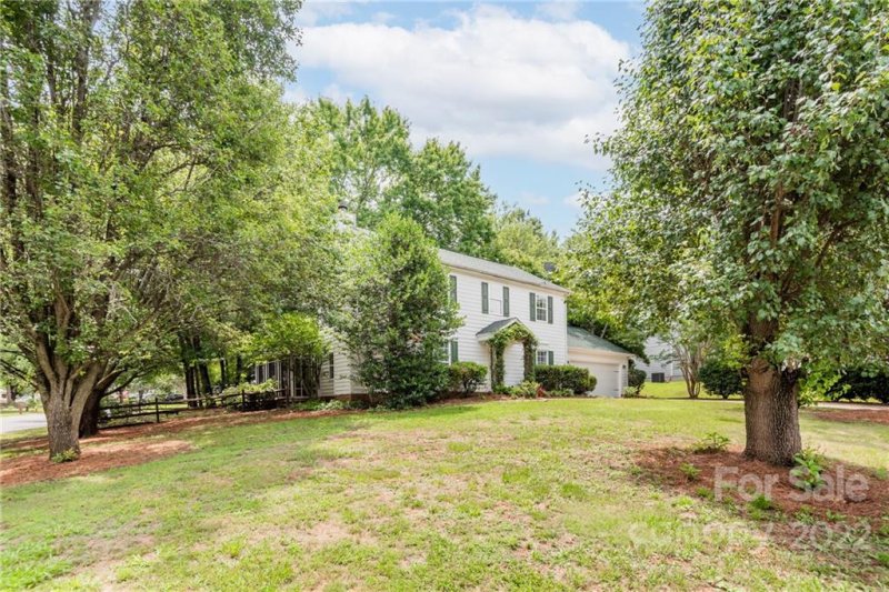 Property image 3 at 10334 Bon Meade Lane, Cornelius, NC 28031