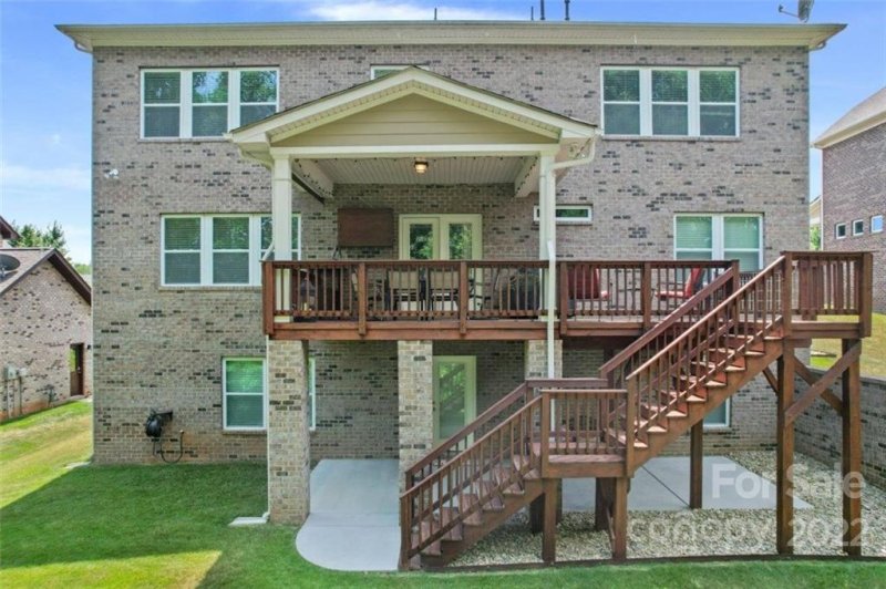 Property image 2 at 401 E Waterlynn Road, Mooresville, NC 28115