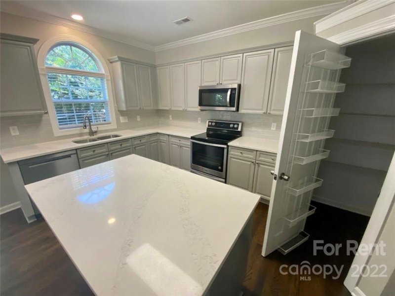 Property image 3 at 11420 Mcginns Trace Court, Charlotte, NC 28277