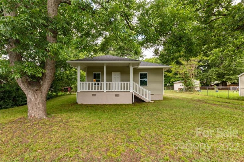 Property image 2 at 304 Parkview Street, Clover, SC 29710