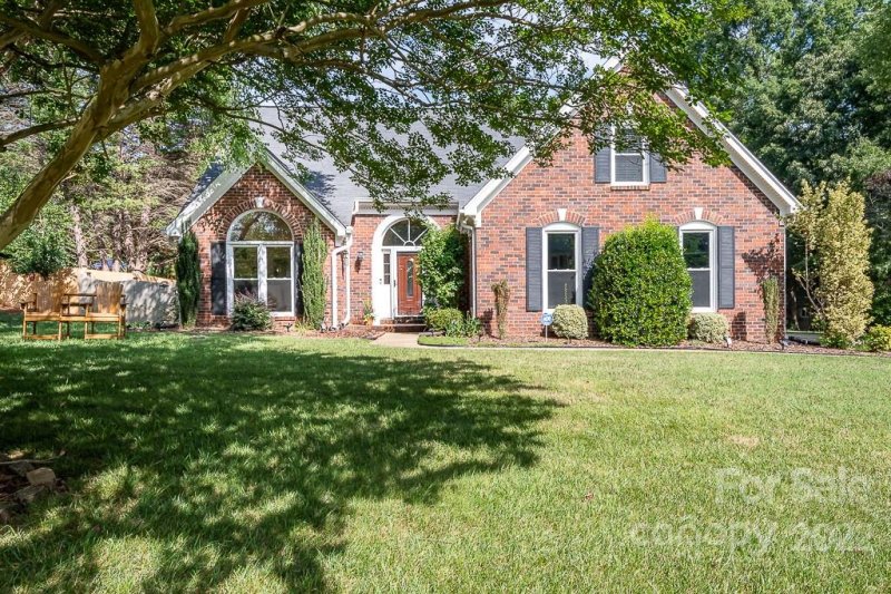 Property image 2 at 646 Franklin Grove Drive, Mooresville, NC 28115